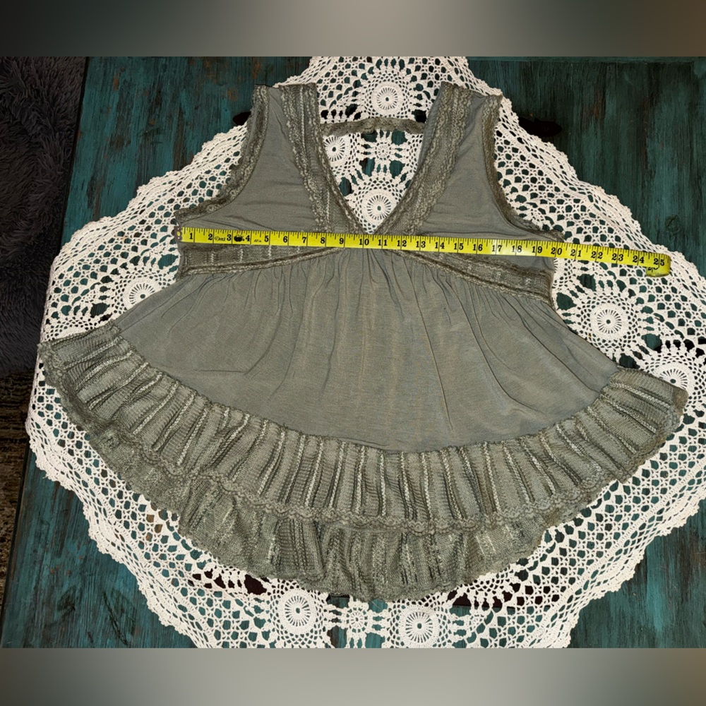 POL Green Top with Lace Detail
